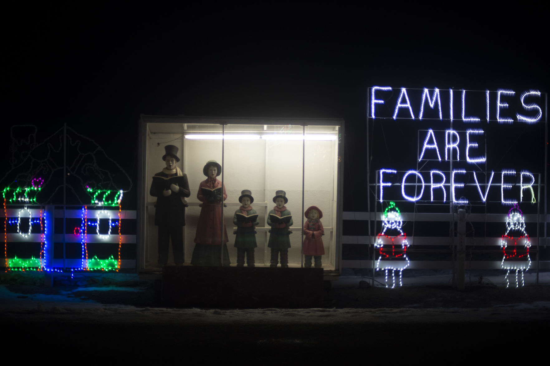 Holiday light displays